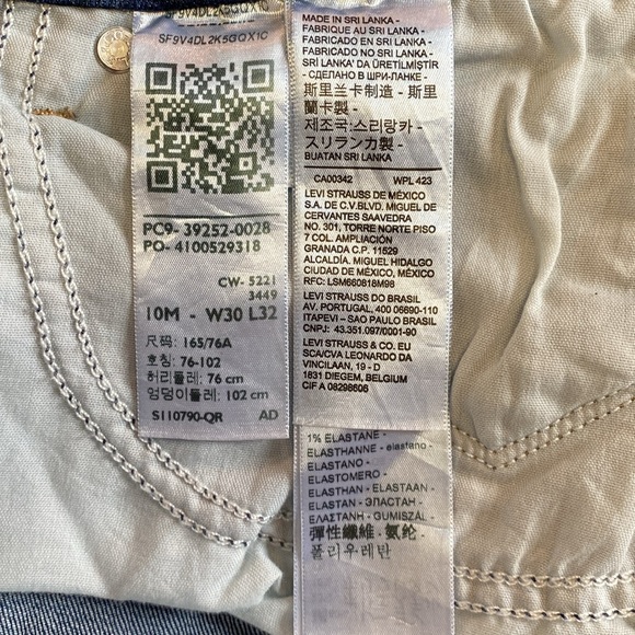 Levis Classic Bootcut Denim Jean - Picture 11 of 11